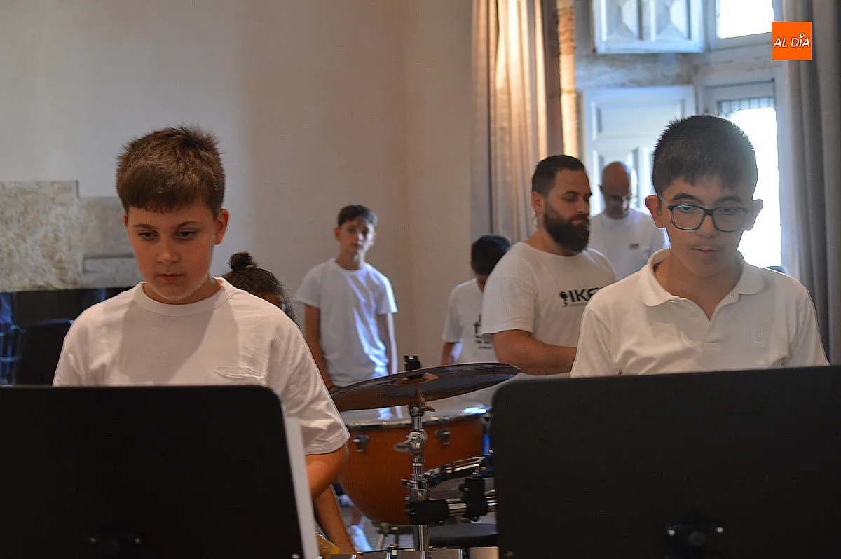 Ignaguración de la banda de percusión en el Palacio de Montarco 