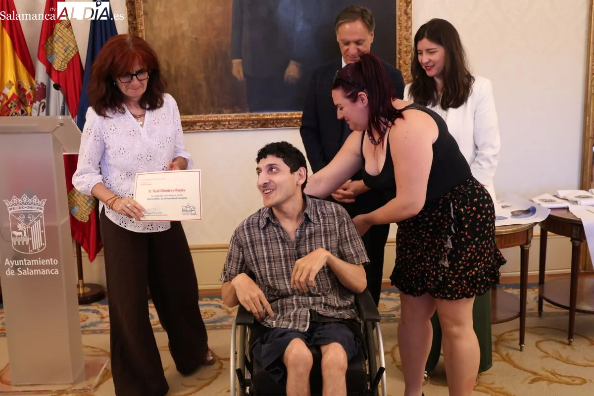 Día de emociones en el Ayuntamiento con la clausura de 'Univerusal: la universidad inclusiva'. Foto de David Sañudo