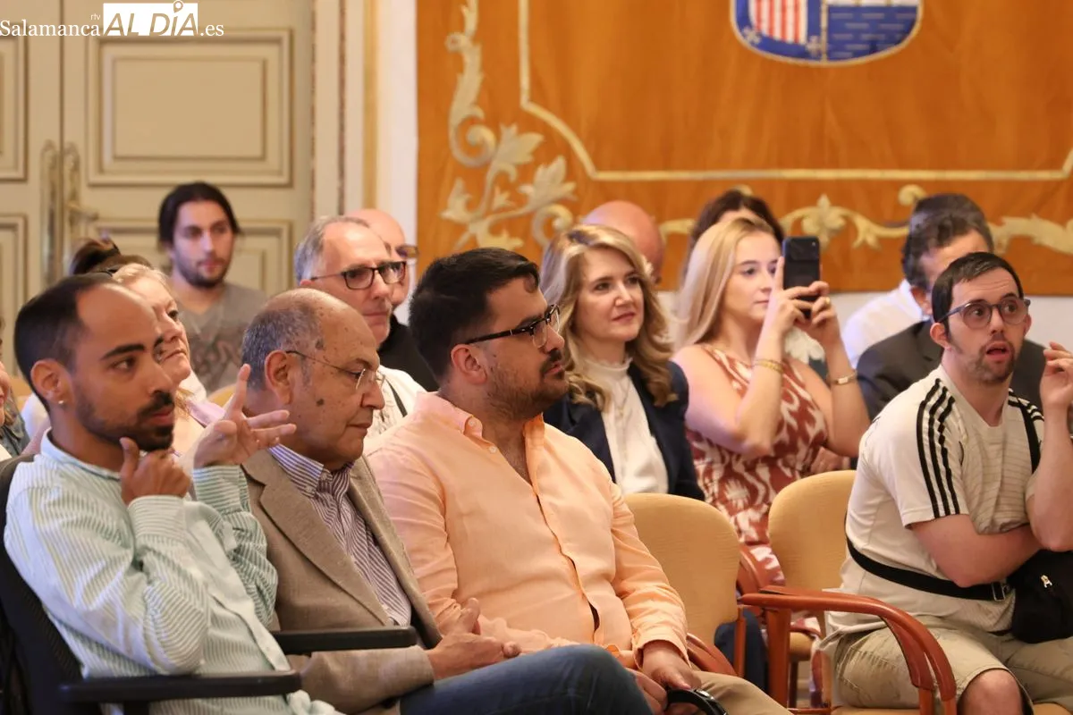 Día de emociones en el Ayuntamiento con la clausura de 'Univerusal: la universidad inclusiva'. Foto de David Sañudo