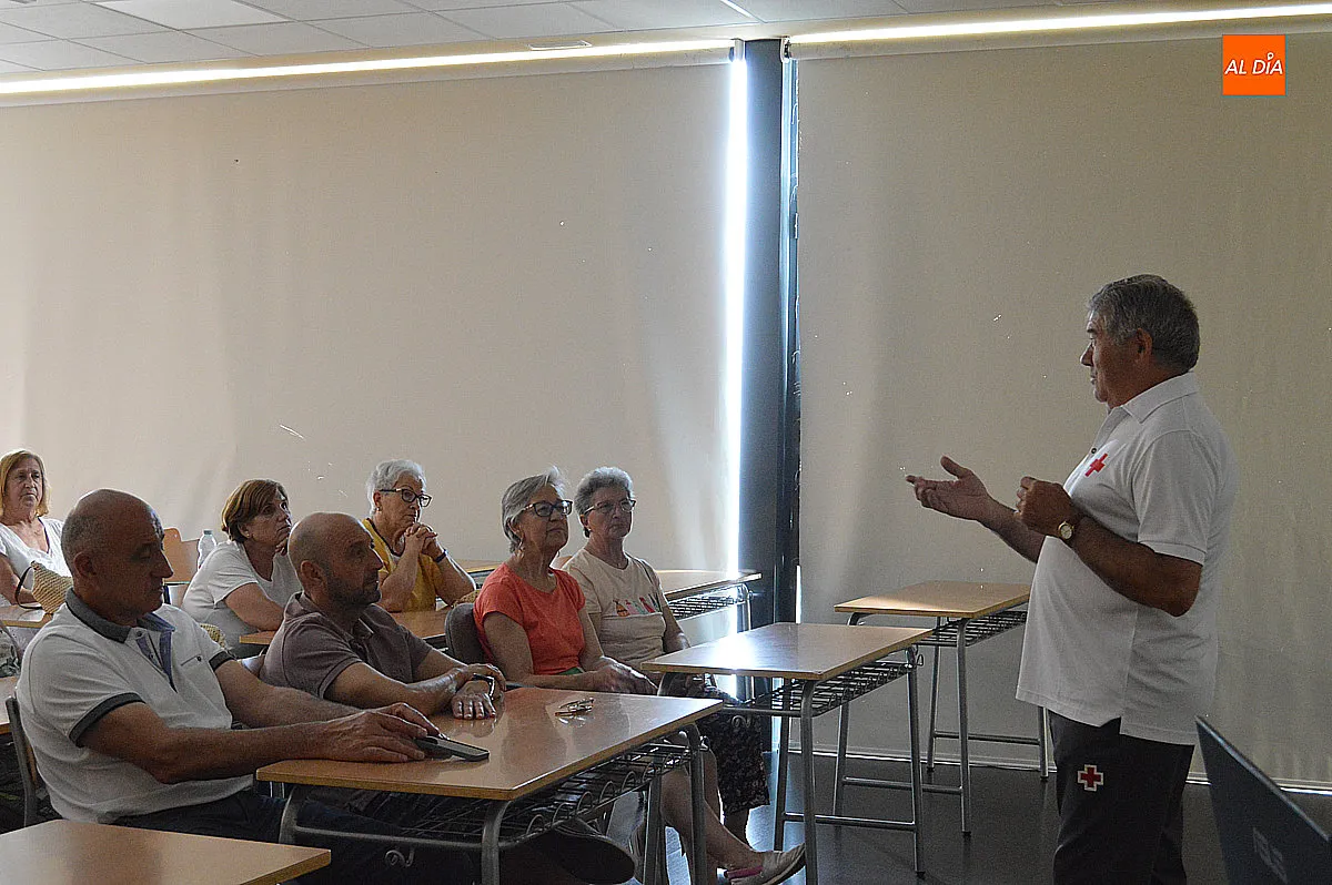 Charla de AFAD bajo el título “Recursos disponibles para mejorar nuestro día a día”