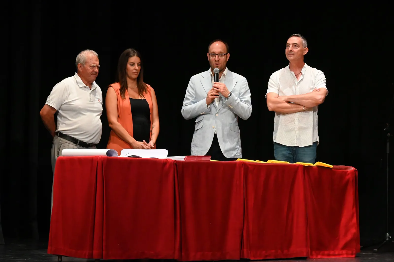 Clausura de UniverUSAL  en el Teatro Nuevo Fernando Arrabal 