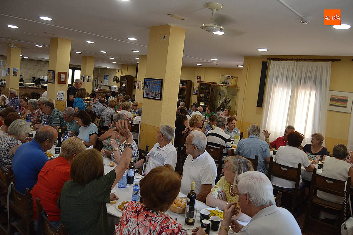 Centro de Día de Mayores comida de finde de curso 