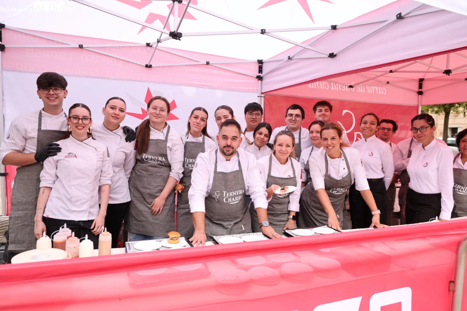 Degustaciones gratis de Ternera Charra por su 25 aniversario | FOTOS: David Sañudo