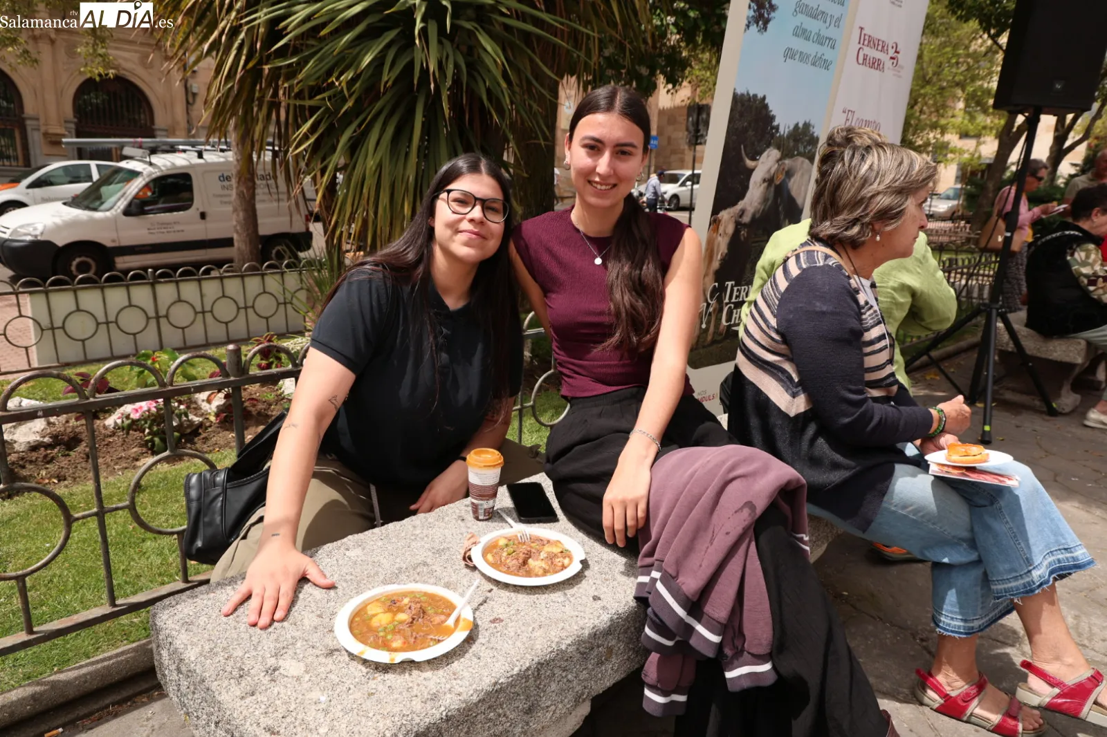 Degustaciones gratis de Ternera Charra por su 25 aniversario | FOTOS: David Sañudo