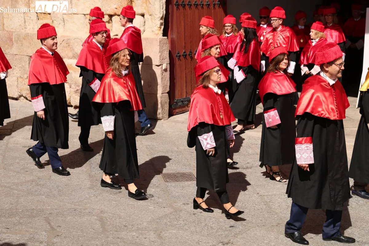 Cortejo y ceremonia de Francisco de Vitoria como Honoris Causa a título póstumo de la Universidad de Salamanca | FOTOS: David Sañudo 