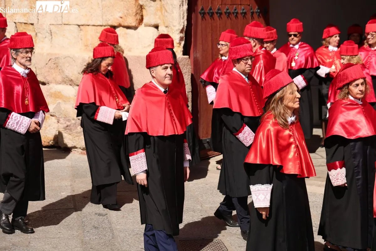 Cortejo y ceremonia de Francisco de Vitoria como Honoris Causa a título póstumo de la Universidad de Salamanca | FOTOS: David Sañudo 