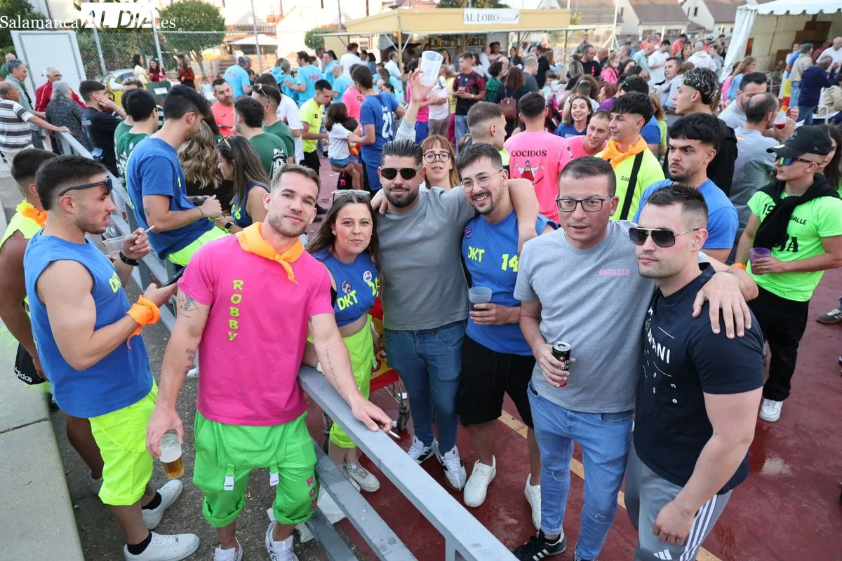 Gran ambiente en el pregón de las fiestas del Señor de Cabrerizos. Fotos: David Sañudo