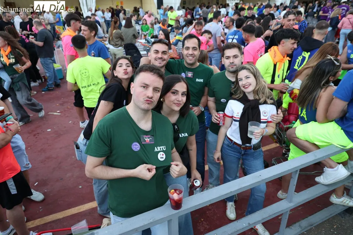 Gran ambiente en el pregón de las fiestas del Señor de Cabrerizos. Fotos: David Sañudo