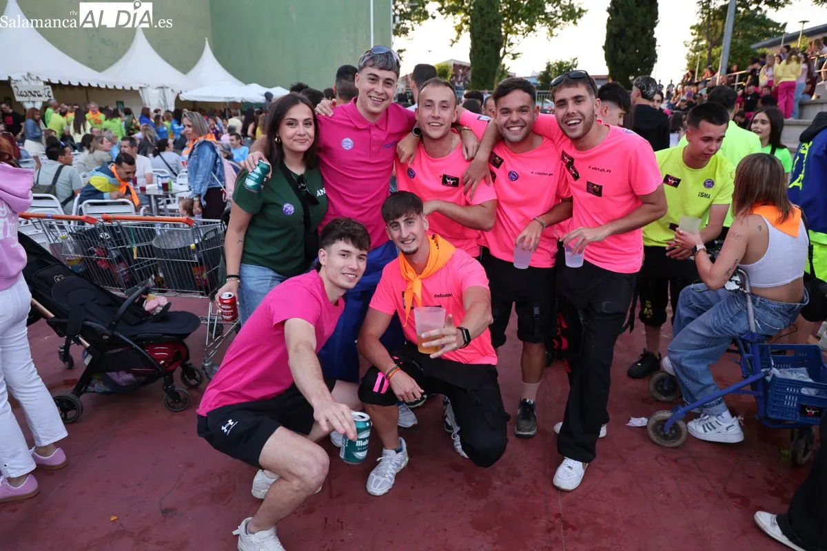 Gran ambiente en el pregón de las fiestas del Señor de Cabrerizos. Fotos: David Sañudo