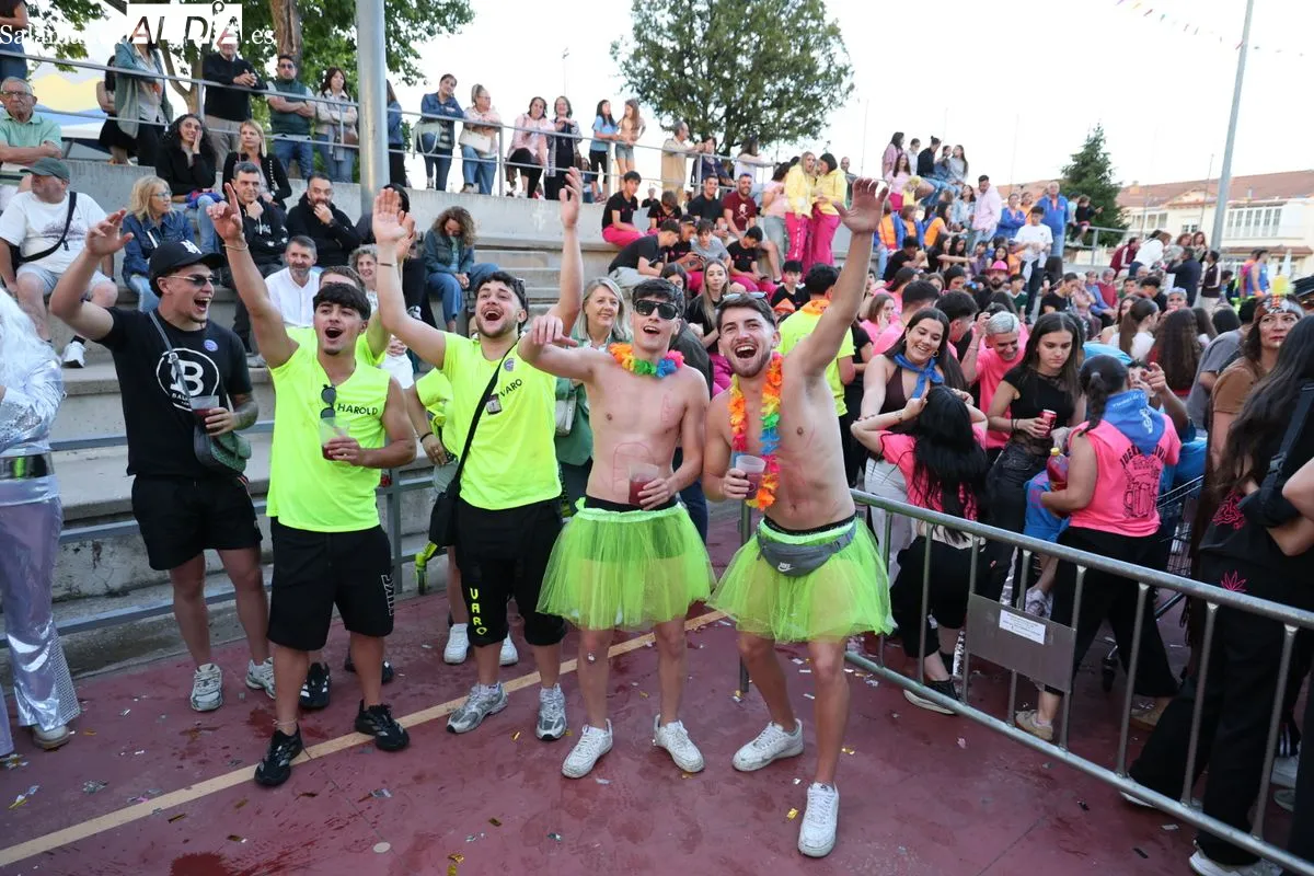 Gran ambiente en el pregón de las fiestas del Señor de Cabrerizos. Fotos: David Sañudo