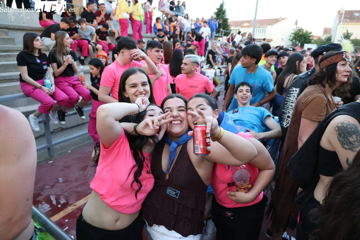 Gran ambiente en el pregón de las fiestas del Señor de Cabrerizos. Fotos: David Sañudo
