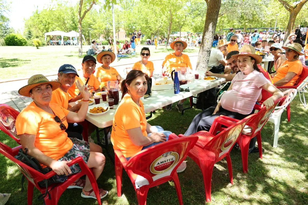 Paella popular en Cabrerizos. Fotos: David Sañudo