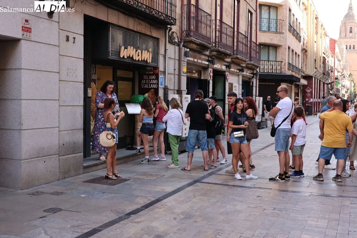 Ambiente en Salamanca esta tarde de domingo. Fotos: David Sañudo