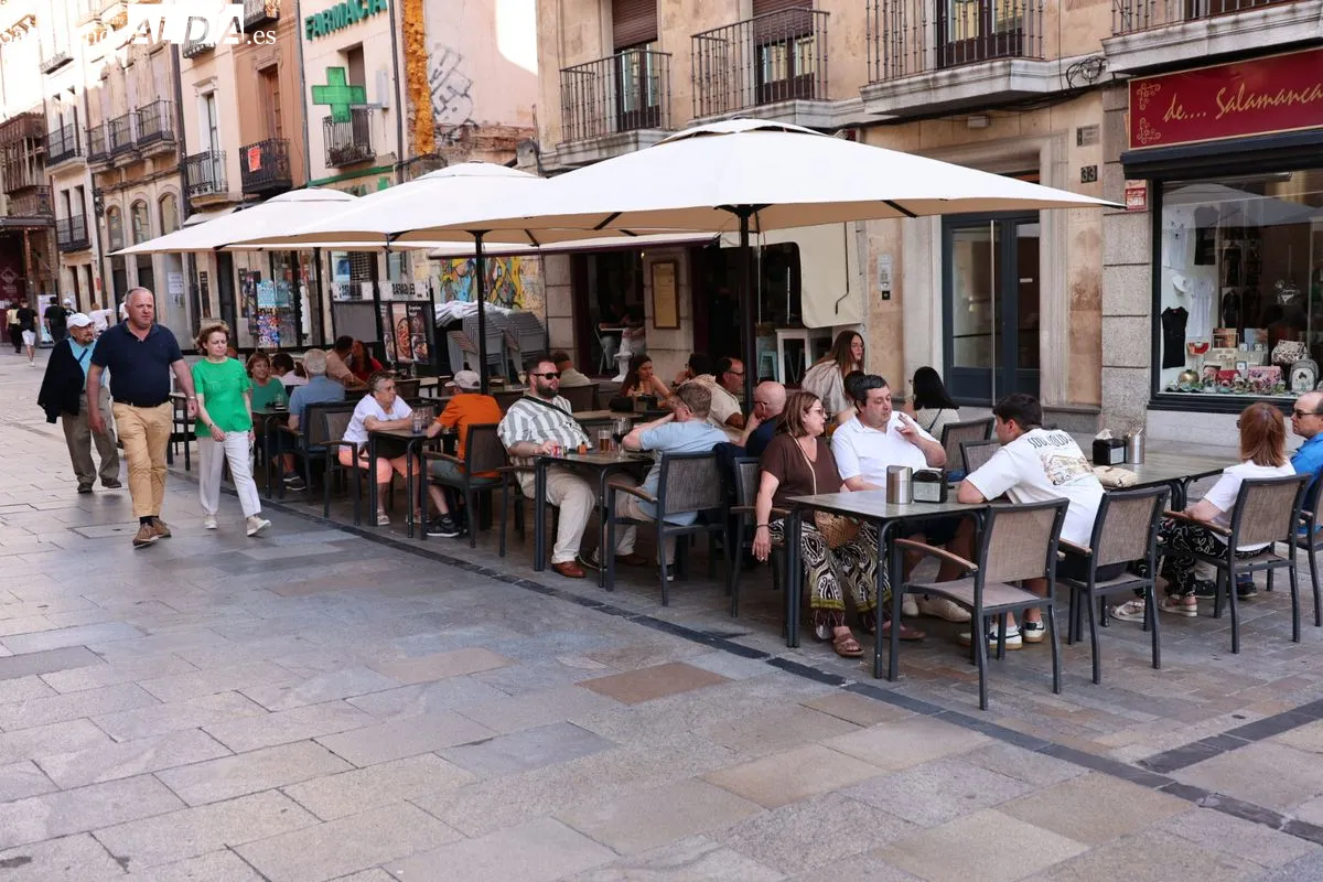 Ambiente en Salamanca esta tarde de domingo. Fotos: David Sañudo