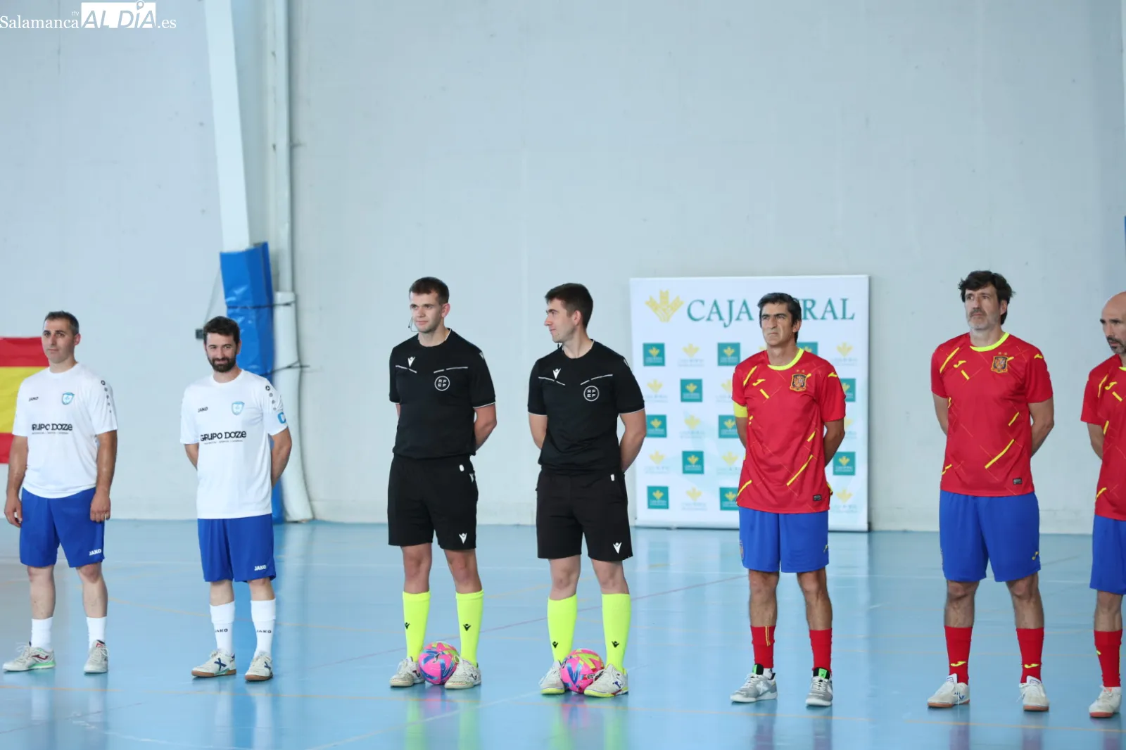 Partido de leyendas de España de fútbol sala y los veteranos del Salamanca FS en Aldeatejada. Fotos: David Sañudo
