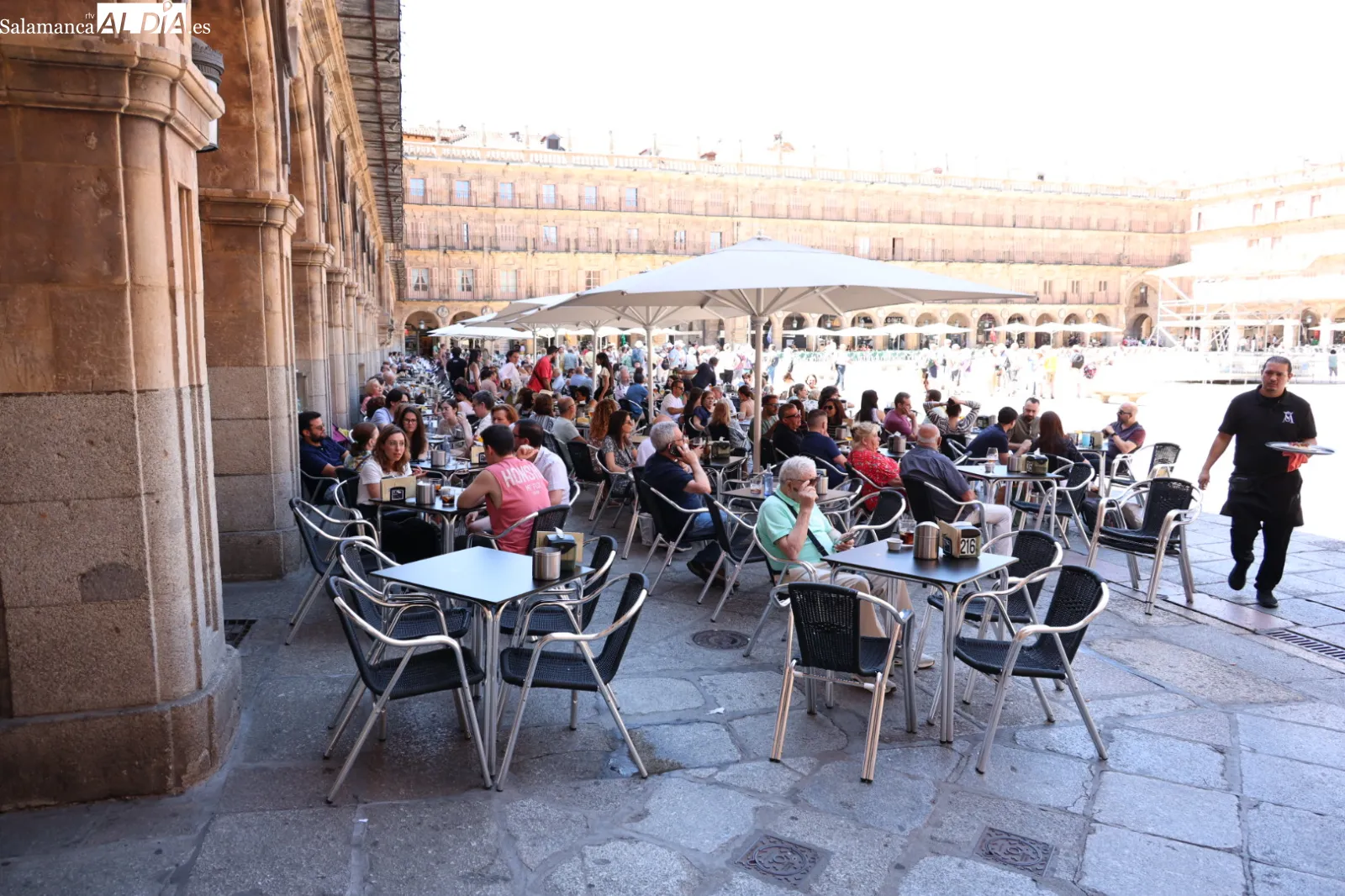Ambiente en el centro de Salamanca este domingo. Fotos: David Sañudo