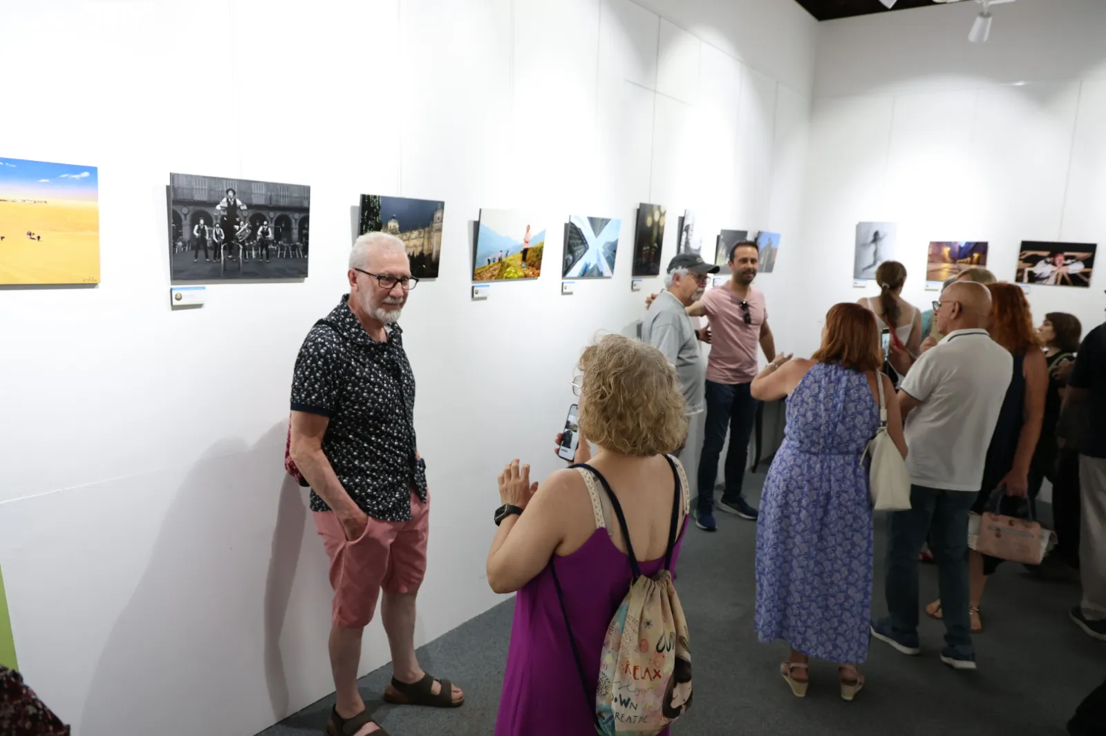 I Exposición Solidaria de los Artistas de los Jueves Fotográficos. Fotos: David Sañudo