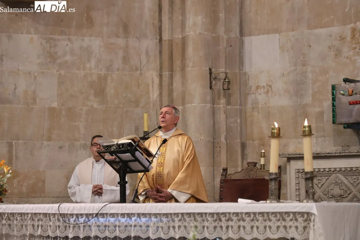 Eucaristía en honor al patrón de Salamanca en la iglesia de San Juan de Sahagún. Fotos: David Sañudo