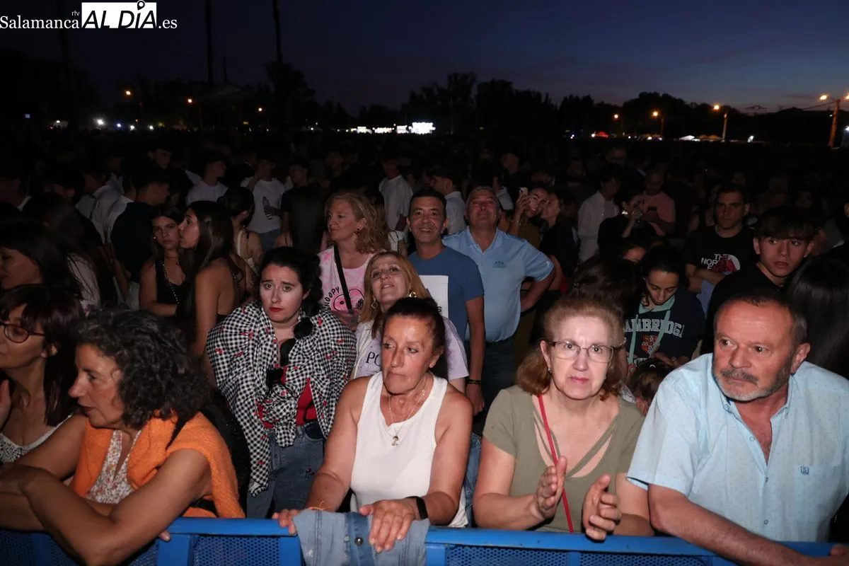 Actuación de París de Noia en La Aldehuela de Salamanca. Fotos: David Sañudo