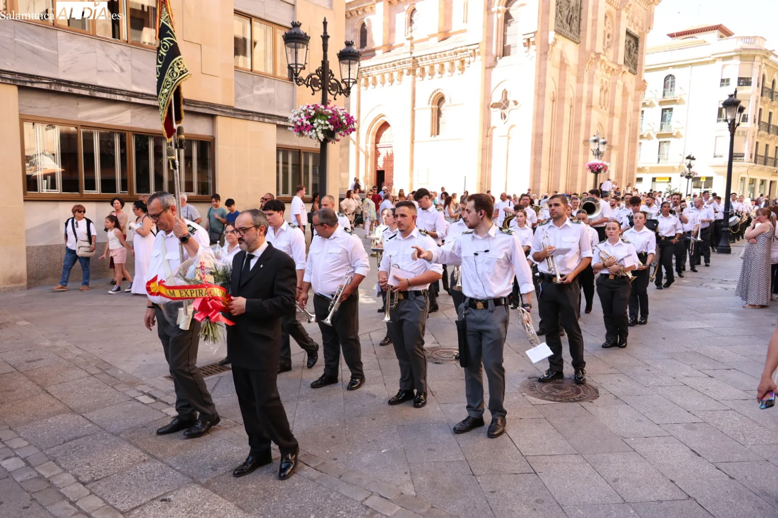 Ofrenda floral y musical a San Juan de Sahagún. Fotos: David Sañudo