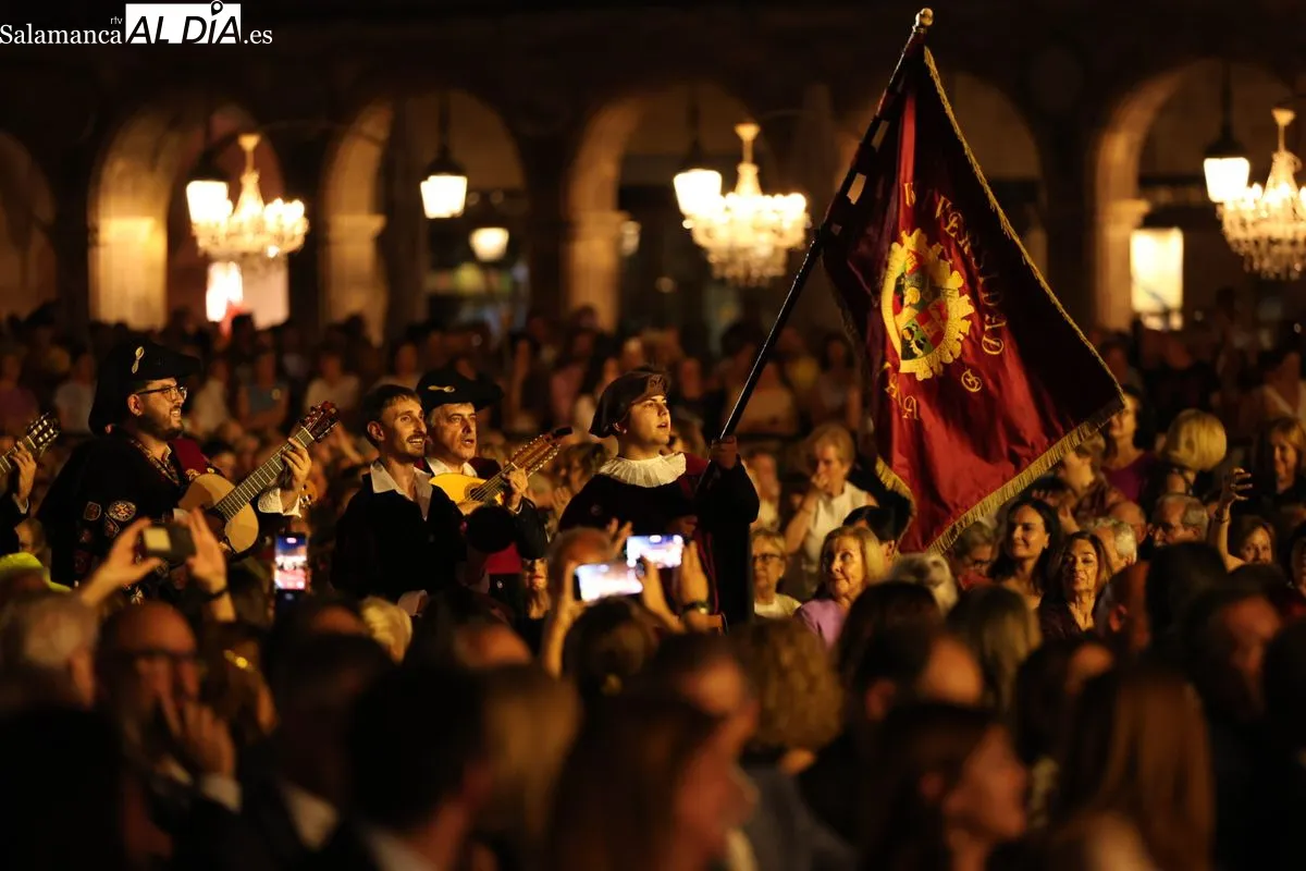 Entrega de las Medallas de Oro de la ciudad en la Plaza Mayor | FOTOS: David Sañudo