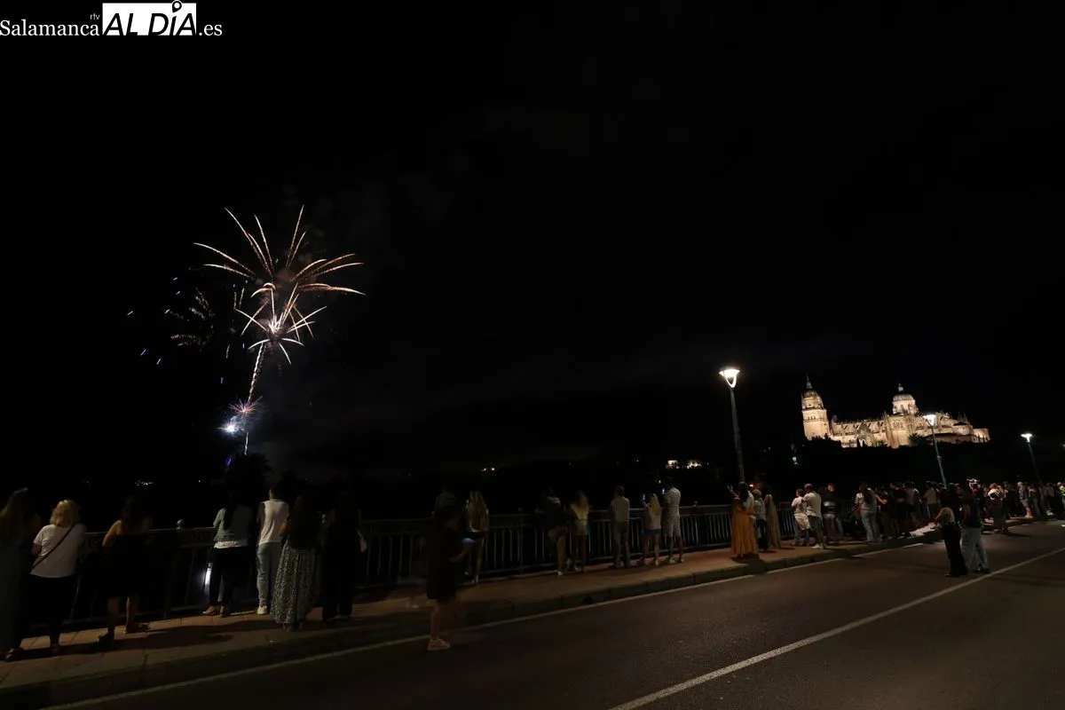 Fuegos artificiales en Salamanca | FOTOS: David Sañudo