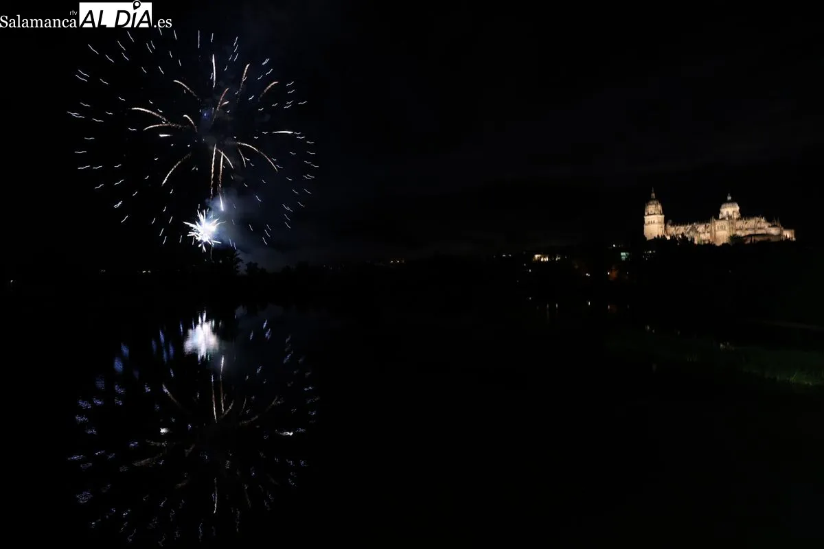 Fuegos artificiales en Salamanca | FOTOS: David Sañudo