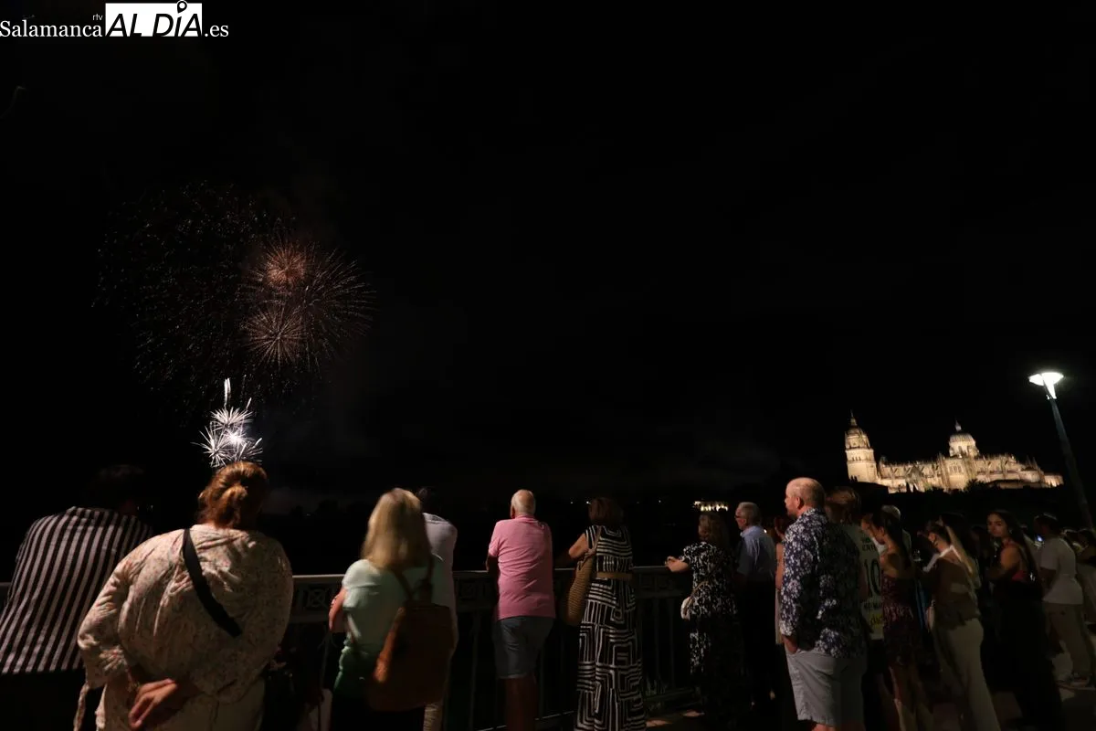 Fuegos artificiales en Salamanca | FOTOS: David Sañudo