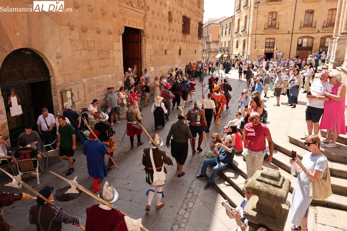 Espectacular desfile de época del Tercio de Salamanca | FOTOS: David Sañudo