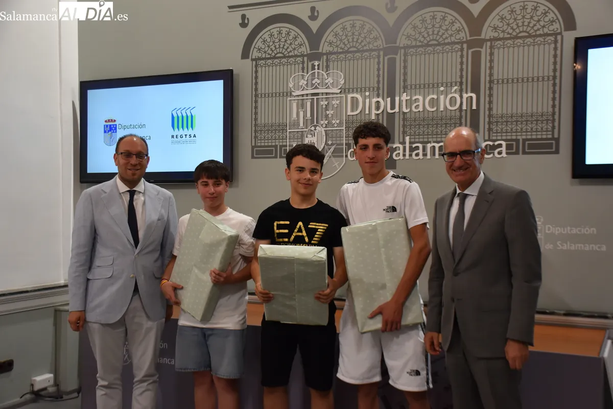 Cerca de 800 alumnos salmantinos aprenden el valor de los impuestos con REGTSA. Fotos de Miguel González