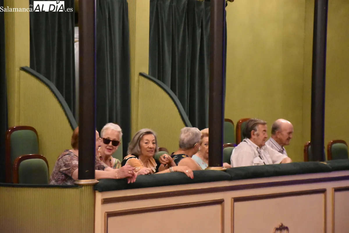 Espectáculo 'La Magia que nos une' en el Teatro Liceo. Fotos: Miguel González