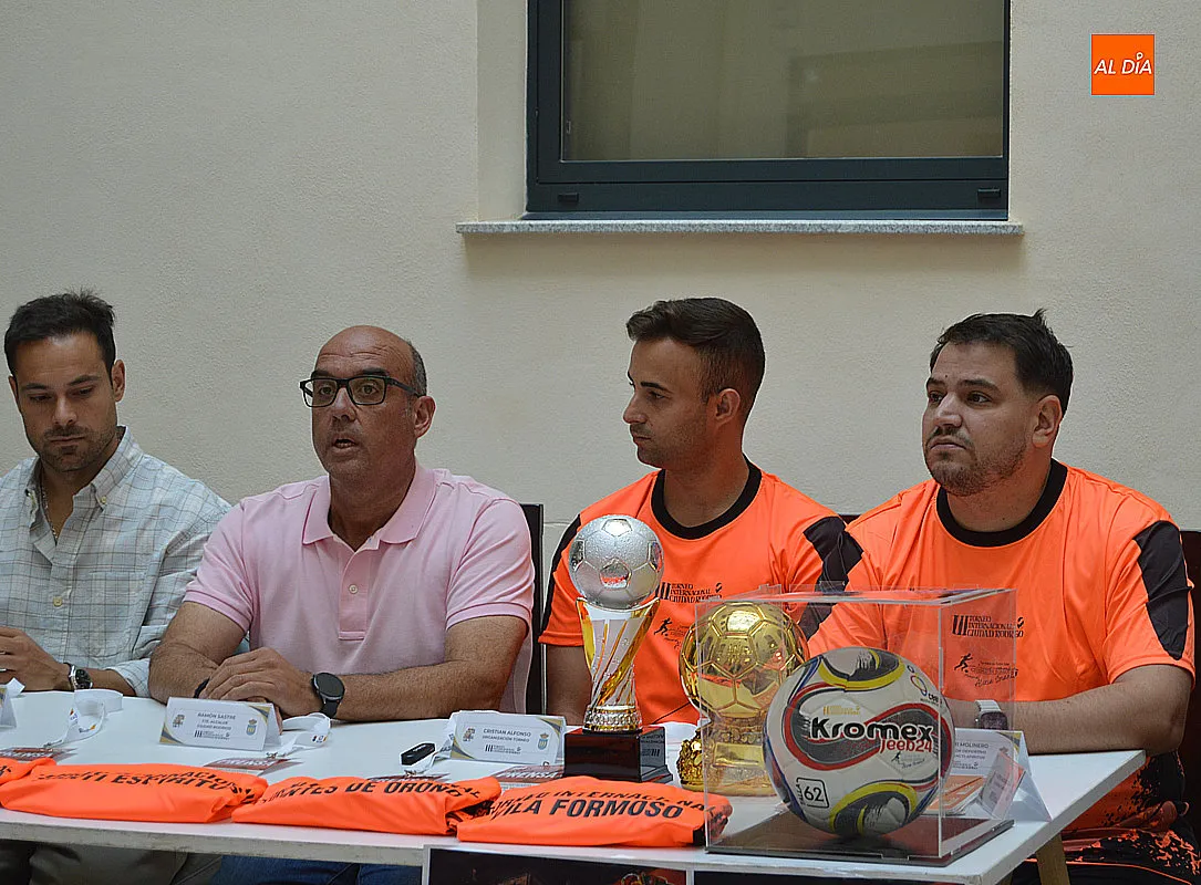Foto 4 - M&aacute;s de mil j&oacute;venes compiten en el Torneo Internacional de F&uacute;tbol Sala de Ciudad Rodrigo