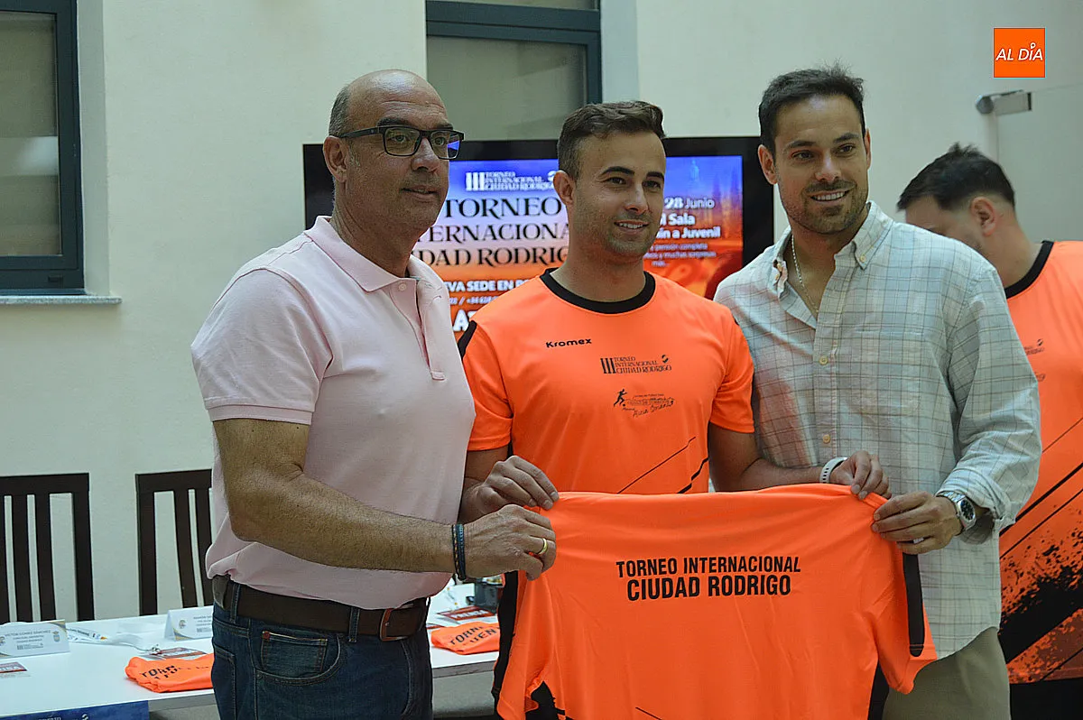 Foto 8 - M&aacute;s de mil j&oacute;venes compiten en el Torneo Internacional de F&uacute;tbol Sala de Ciudad Rodrigo
