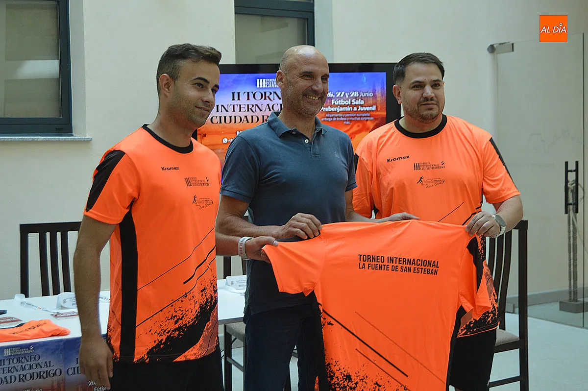 Foto 9 - M&aacute;s de mil j&oacute;venes compiten en el Torneo Internacional de F&uacute;tbol Sala de Ciudad Rodrigo
