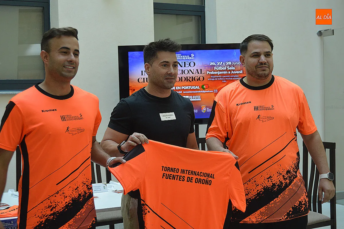 Foto 10 - M&aacute;s de mil j&oacute;venes compiten en el Torneo Internacional de F&uacute;tbol Sala de Ciudad Rodrigo