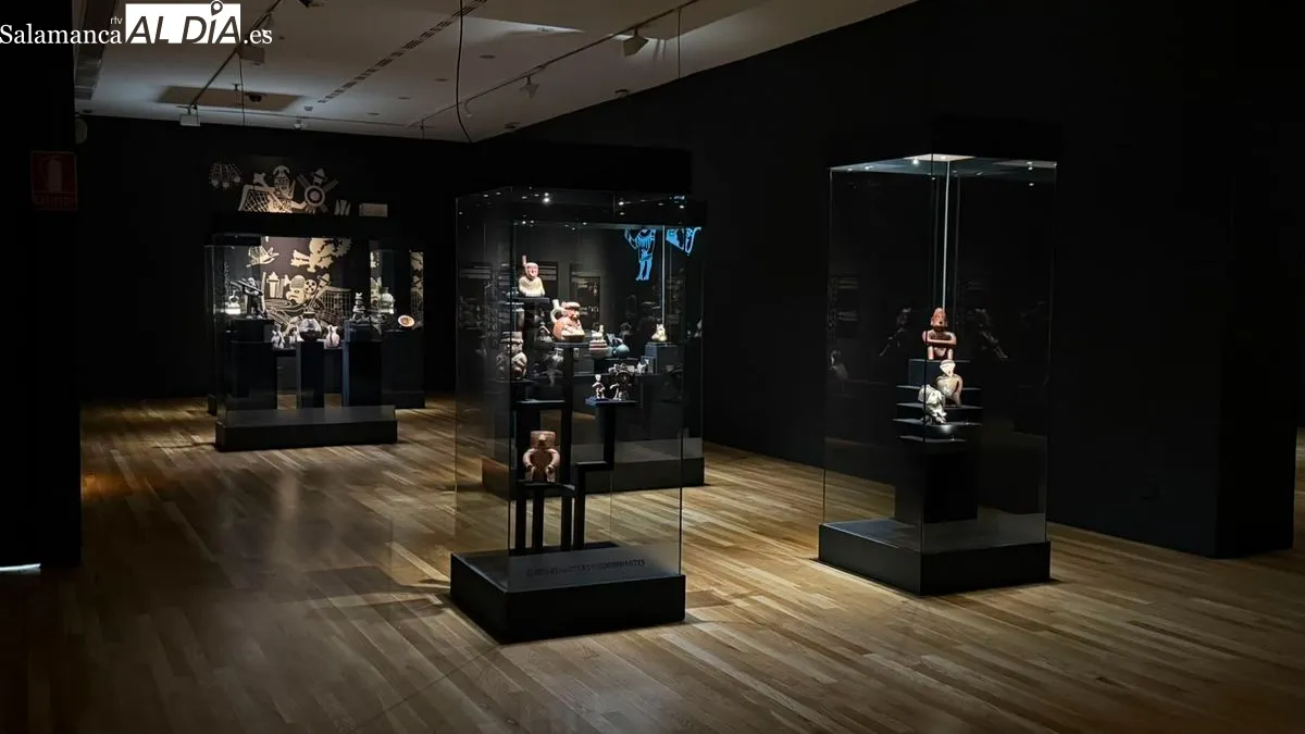 La Sala de Exposiciones de San Eloy acoge las muestras 'Alma de América' y 'Mundus Novus'. Foto T. S.