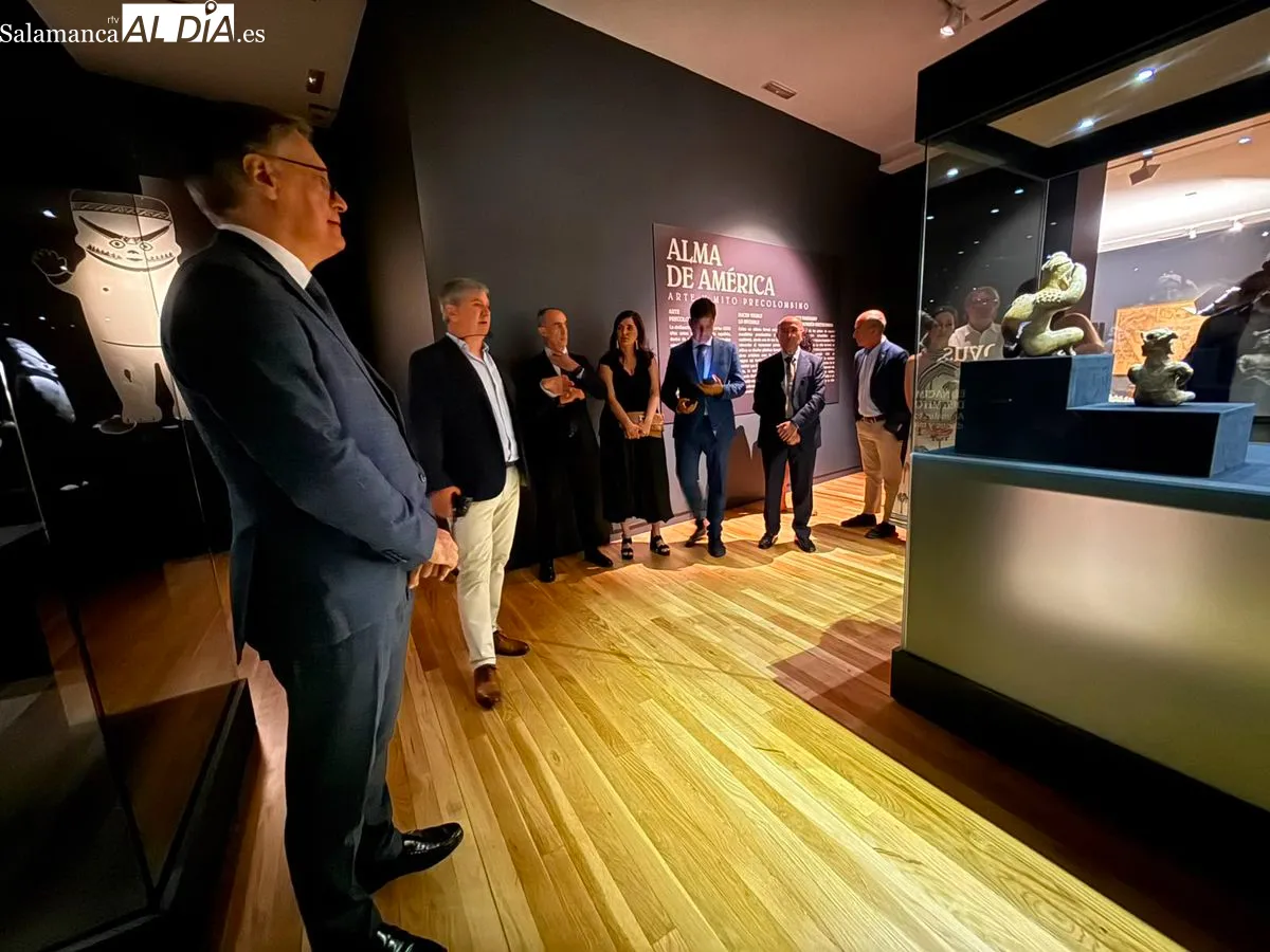 La Sala de Exposiciones de San Eloy acoge las muestras 'Alma de América' y 'Mundus Novus'. Foto T. S.