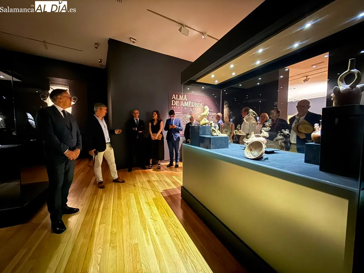 La Sala de Exposiciones de San Eloy acoge las muestras 'Alma de América' y 'Mundus Novus'. Foto T. S.