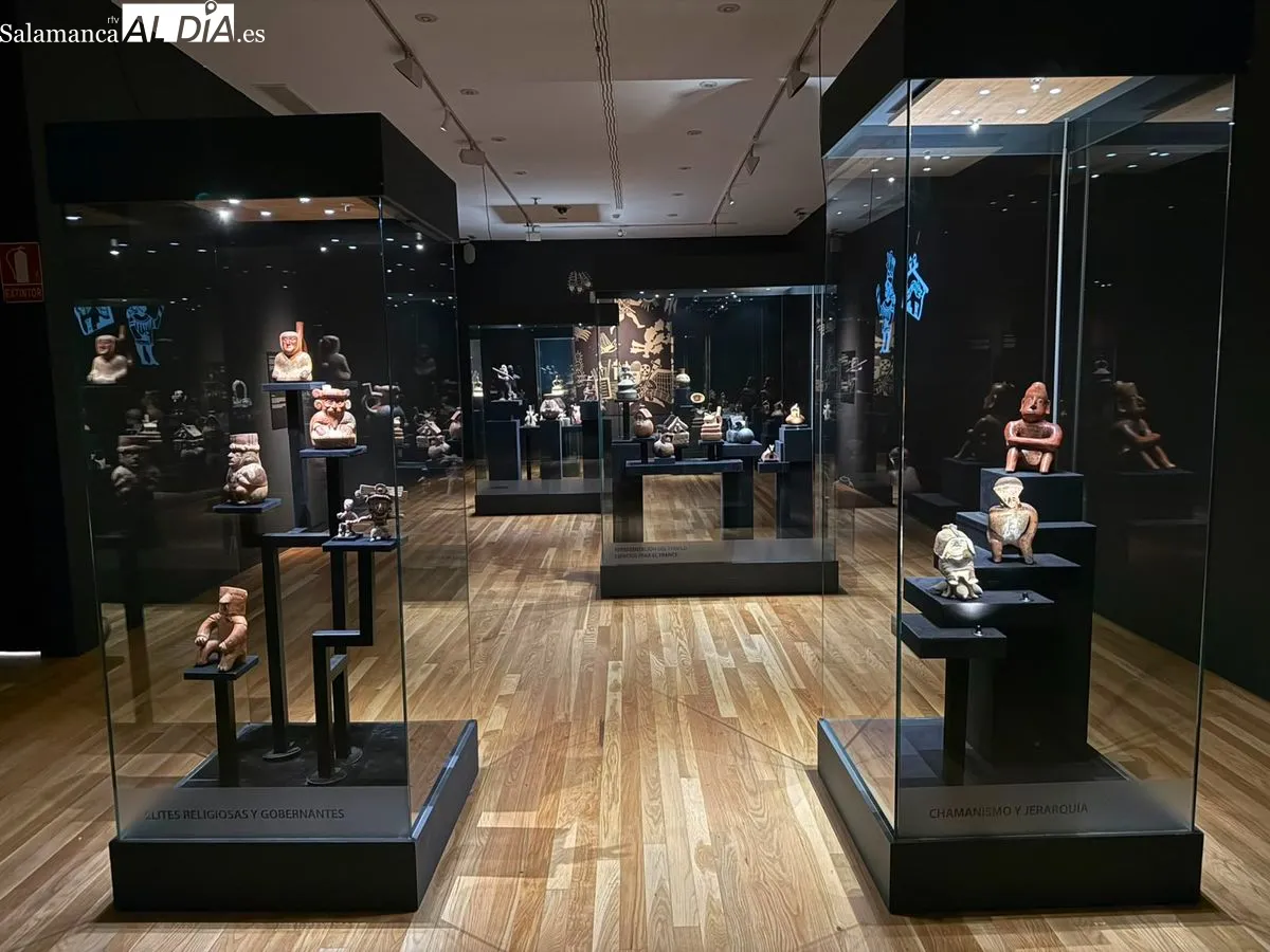 La Sala de Exposiciones de San Eloy acoge las muestras 'Alma de América' y 'Mundus Novus'. Foto T. S.