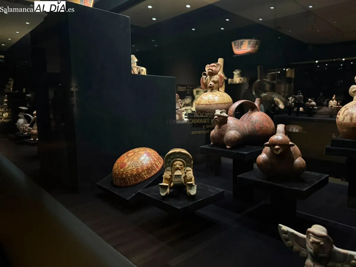 La Sala de Exposiciones de San Eloy acoge las muestras 'Alma de América' y 'Mundus Novus'. Foto T. S.