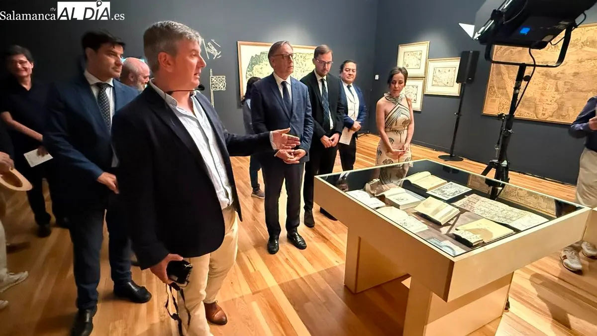 La Sala de Exposiciones de San Eloy acoge las muestras 'Alma de América' y 'Mundus Novus'. Foto T. S.