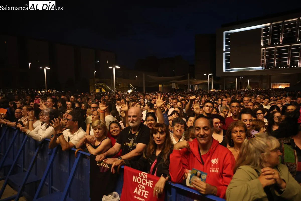 El Arrebato despide las fiestas de San Juan de Sahagún ante miles de personas. Foto de David Sañudo