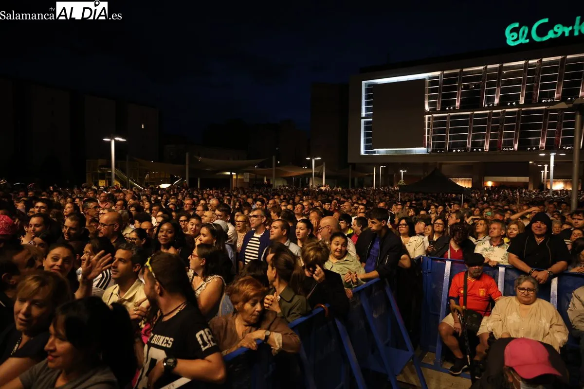 El Arrebato despide las fiestas de San Juan de Sahagún ante miles de personas. Foto de David Sañudo