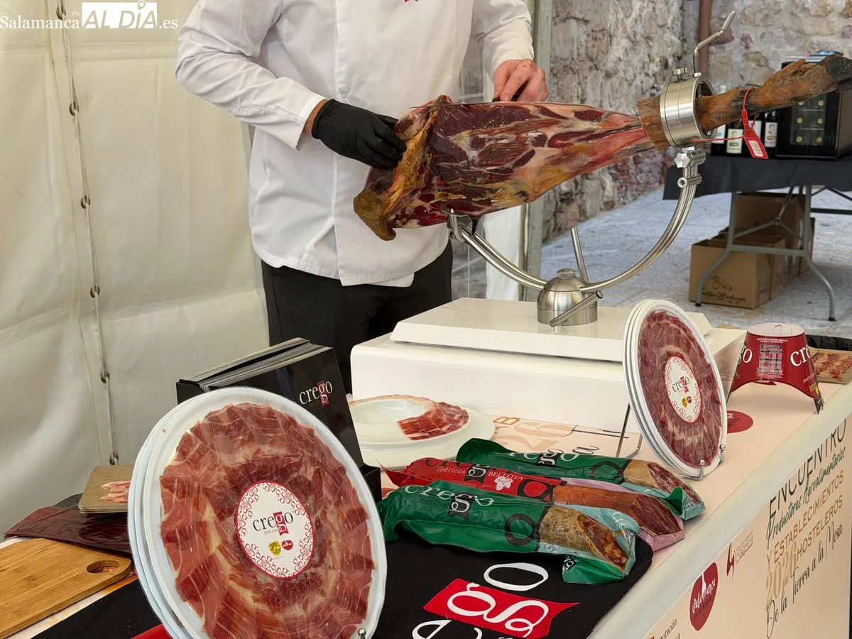 La Diputación de Salamanca ha acogido el primer encuentro entre productores de la marca 'Salamanca en Bandeja' y profesionales de la restauración. Foto de Vanesa Martins