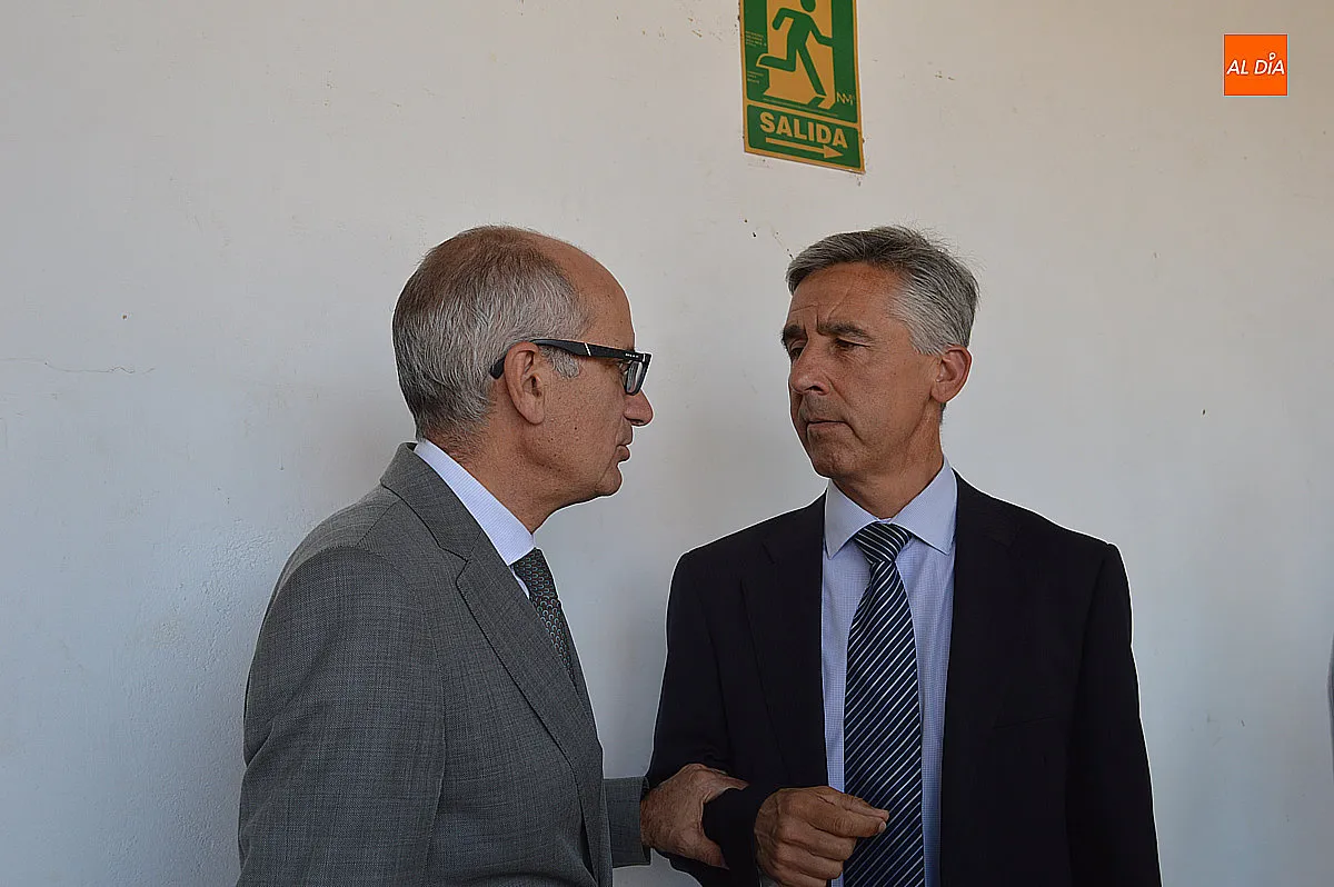 Firma convenio Oficina Coordinadora del Plan La Raya en la Galería del Ayuntamiento 