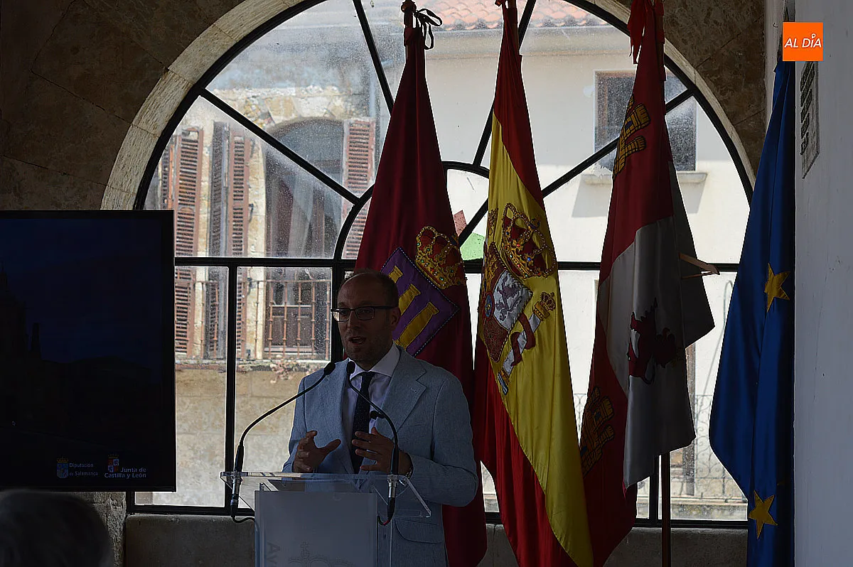 Firma convenio Oficina Coordinadora del Plan La Raya en la Galería del Ayuntamiento 