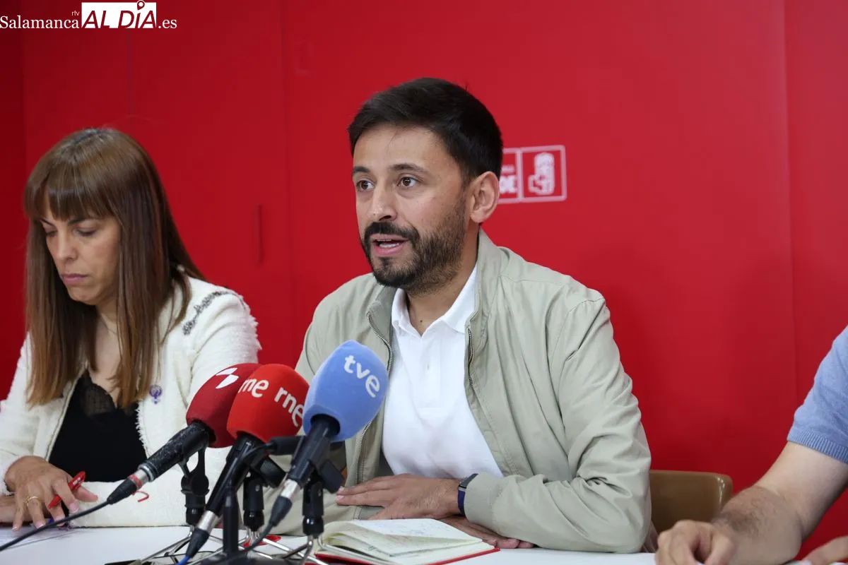 Rueda de prensa del procurador en las Cortes de Castilla y León, Fran Díaz, el portavoz en la Diputación, Fernando Rubio, y la portavoz en el Ayuntamiento de la capital, María Sánchez. Foto de David Sañudo
