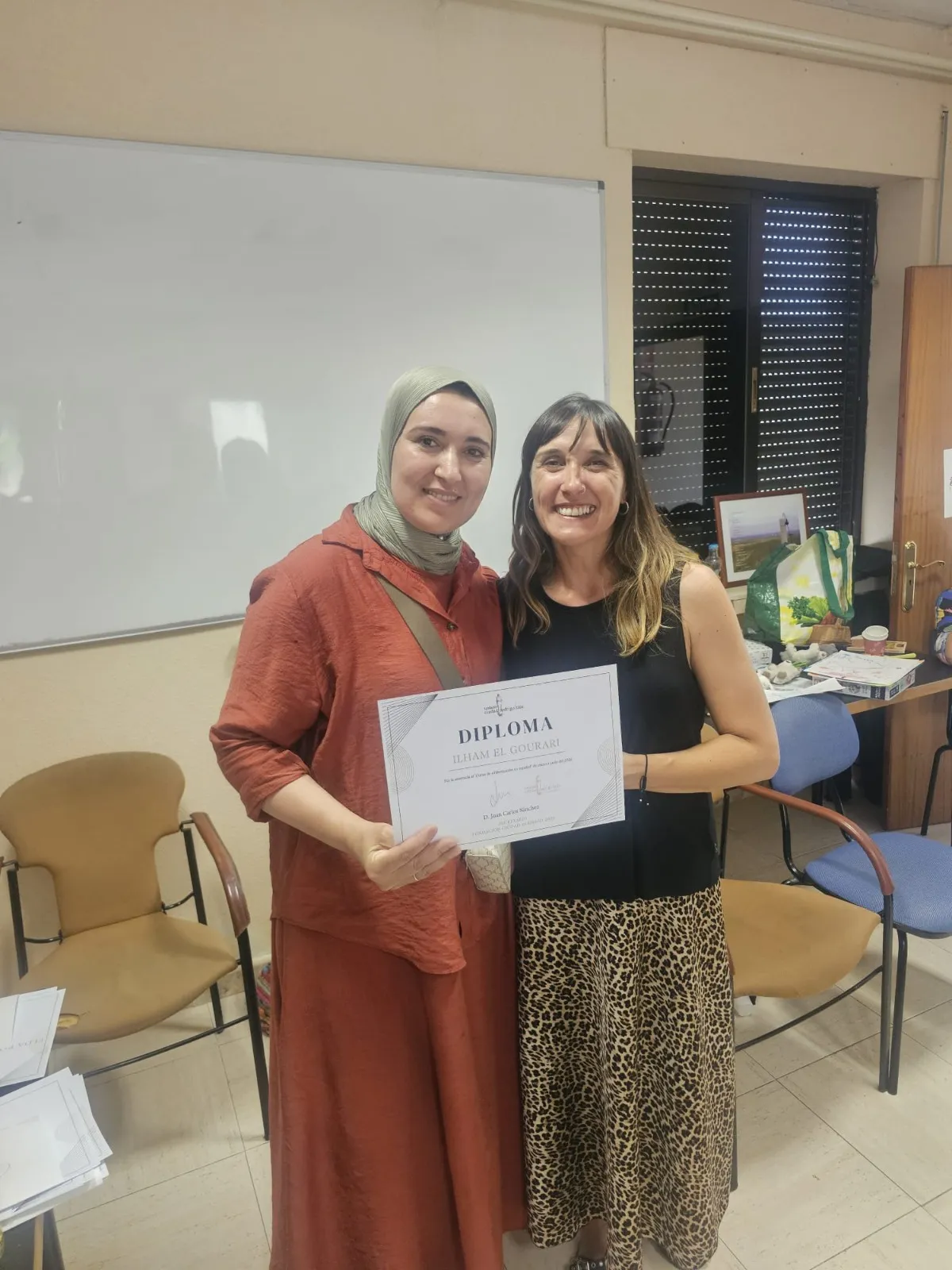 Foto 4 - Ni&ntilde;os, j&oacute;venes y adultos inmigrantes completan el curso de alfabetizaci&oacute;n de la Fundaci&oacute;n Ciudad Rodrigo 