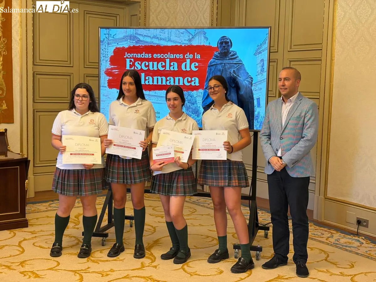 Entrega de premios de tres certámenes escolares organizados por el Ayuntamiento de Salamanca. Fotos: Miguel González