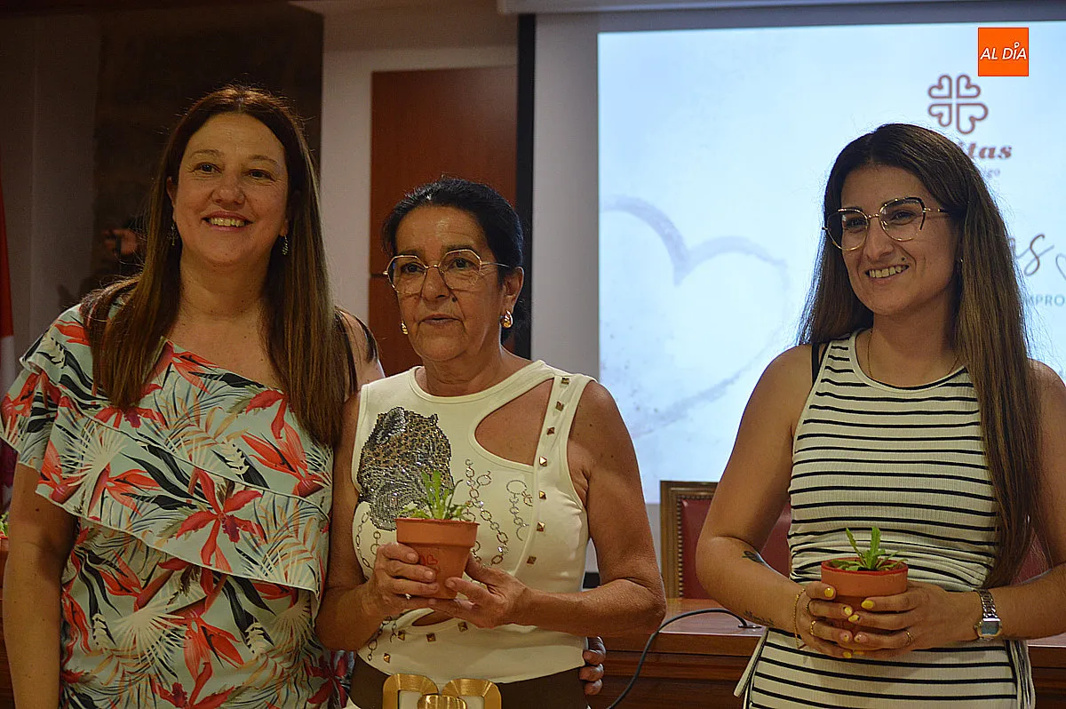 Homenaje de Caritas a los voluntarios, empresas e instituciones en el obispado 